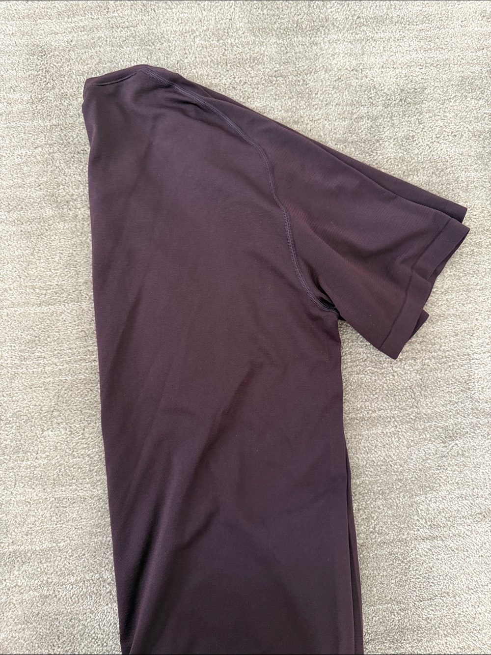 Men's Lululemon Short Sleeve Shirt - Deep Plum - Picture 2 of 3